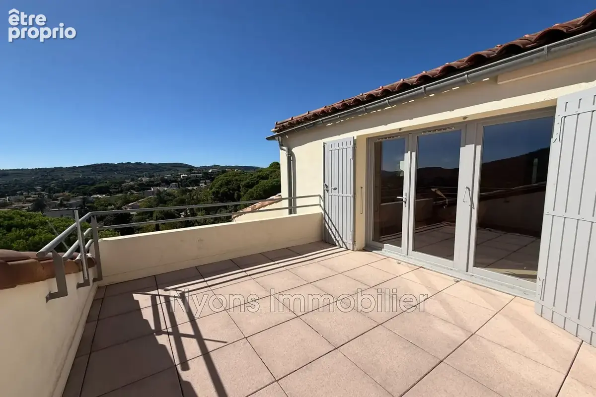 Appartement à NYONS