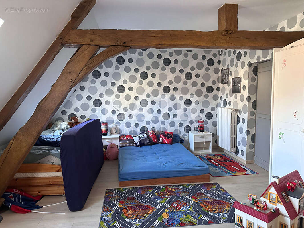 Maison à BELLOU-LE-TRICHARD