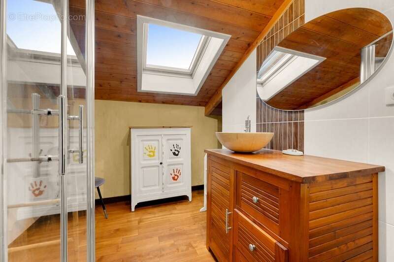 Commerce à L&#039;ISLE-EN-DODON