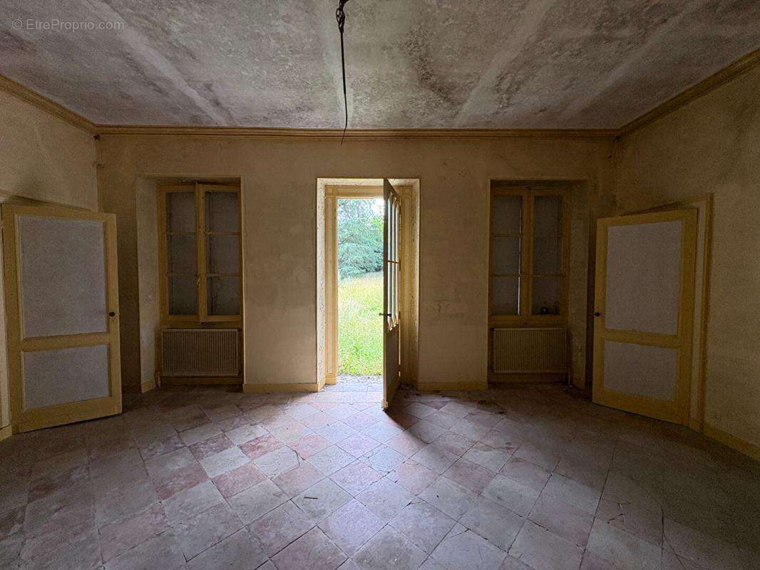 Propriété d'Exception : Le charme néo-classique proche de Sauveterre de Guyenne - photo 16