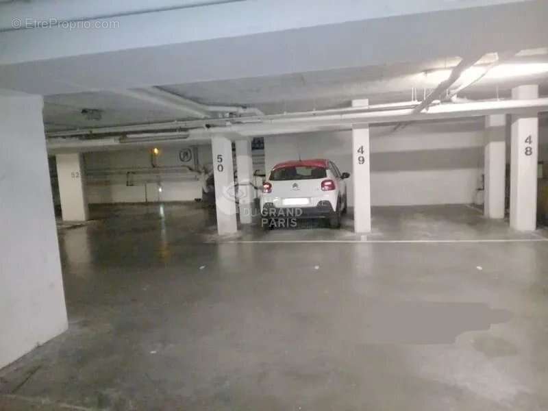 Parking à VITRY-SUR-SEINE