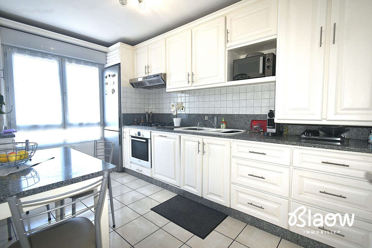 Appartement à DECINES-CHARPIEU