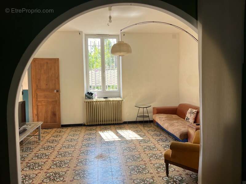 Maison à SAINT-JULIEN-LES-ROSIERS