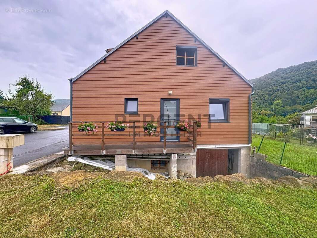 Maison à JOIGNY-SUR-MEUSE