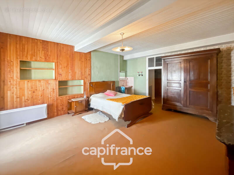 Maison à BAIGNEUX-LES-JUIFS