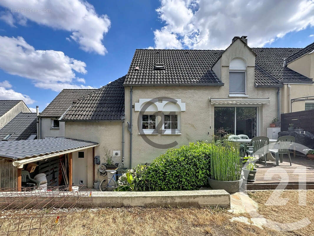 Maison 94 m² à Montereau-Fault-Yonne  - photo 2