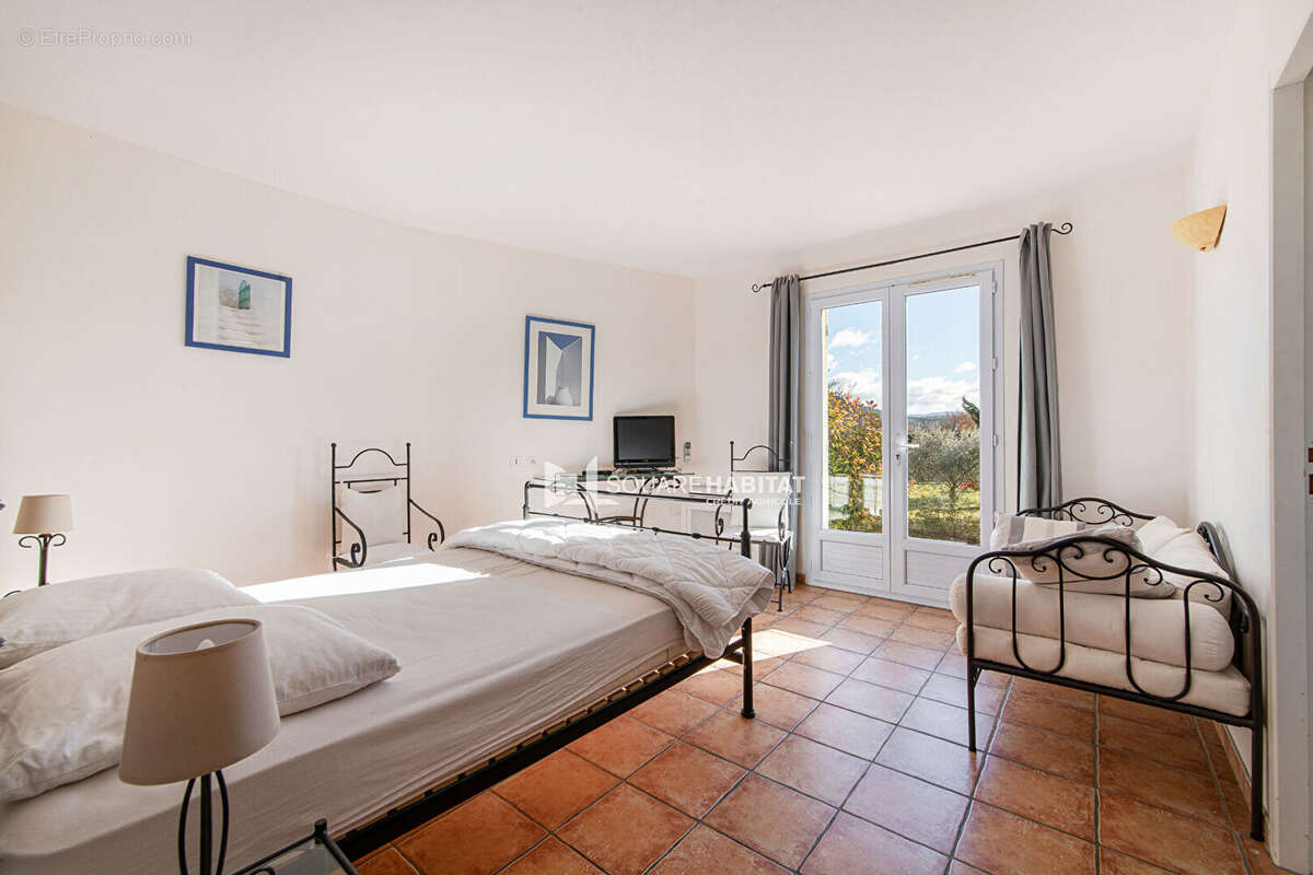 Maison à SAINT-SATURNIN-LES-APT