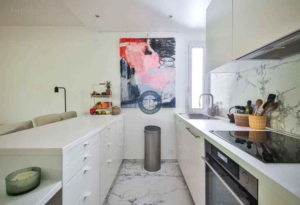 Appartement à NEUILLY-SUR-SEINE