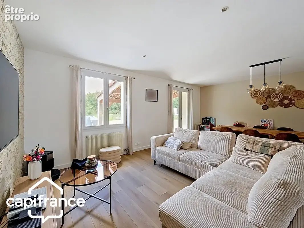 PROCHE DE THOUARS Maison de plain pied de 111m2 avec + de 2 hectares de terrain avec dépendance de 900m2 - photo 2