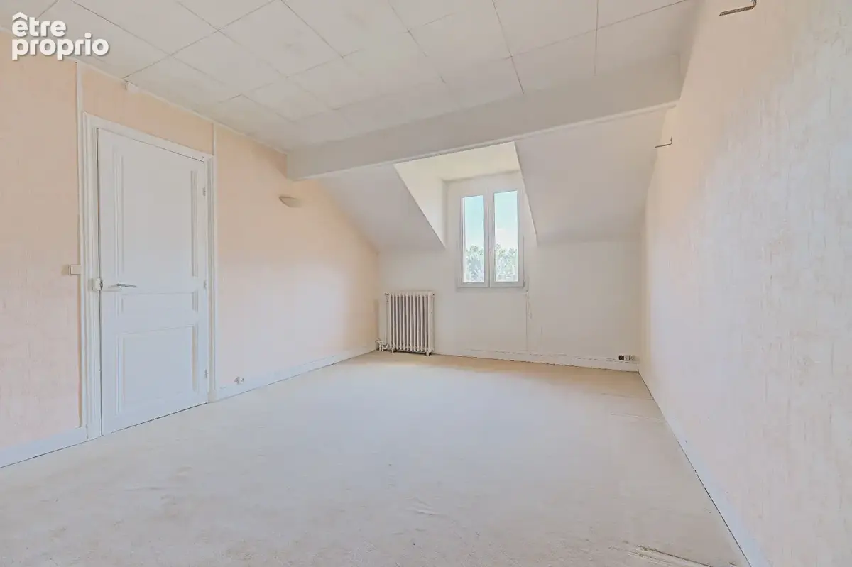 *** EXCLUSIVITÉ - RARE À LA VENTE - Maison en Meulière à rénover  de 162 m² au sol et 146 m² habitable -  6 chambres possibles * - photo 11