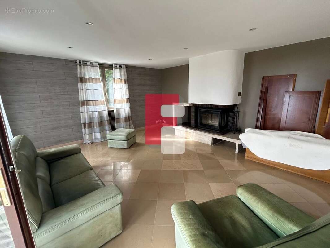 Maison à SAINT-PHAL