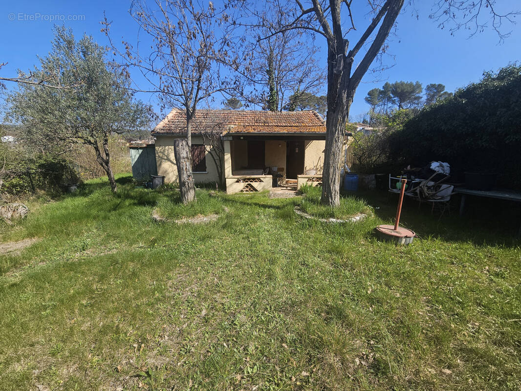 Exclusivite flayosc cabanon de loisirs avec terrain - photo 2