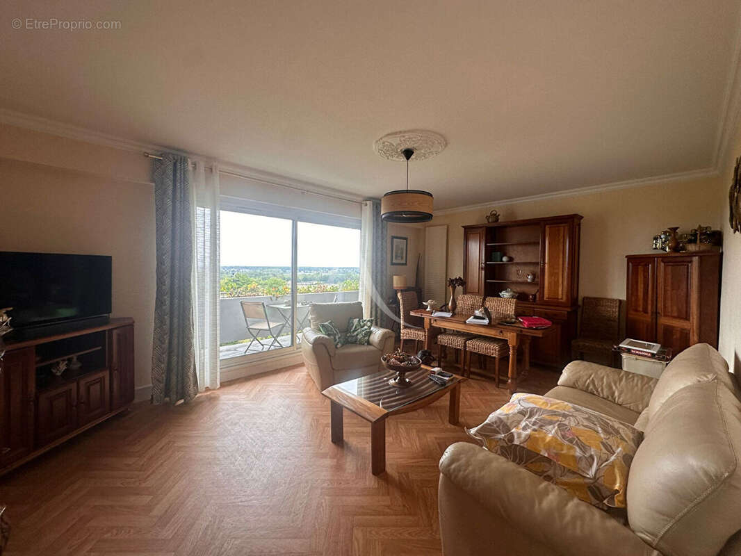 Appartement à LA CHAUSSEE-SAINT-VICTOR