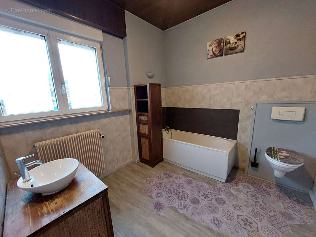 Maison à LORQUIN