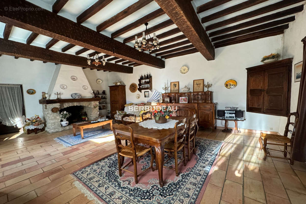 Maison à SAINT-TRINIT