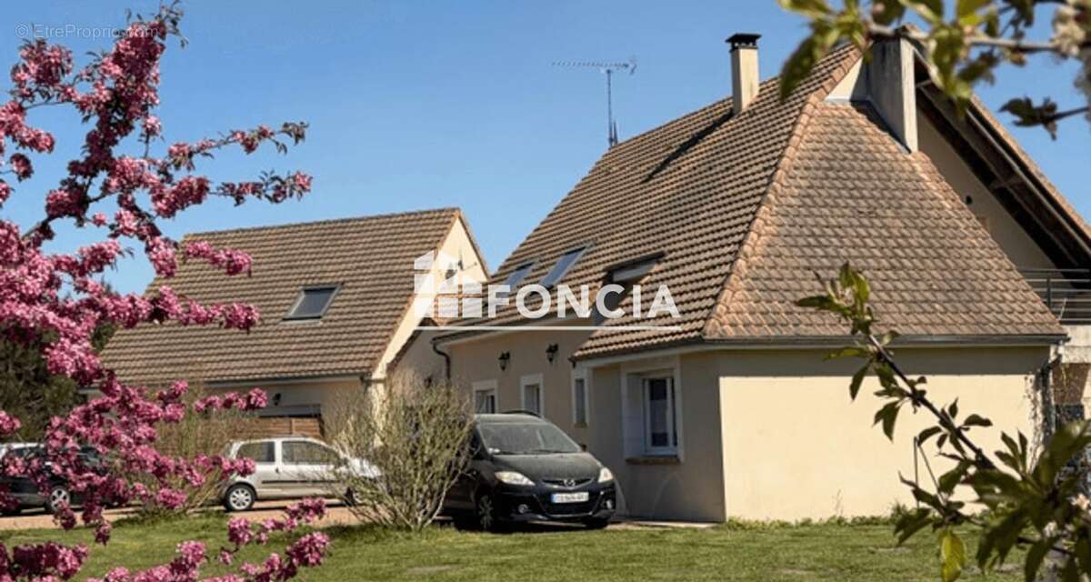 Maison à CERANS-FOULLETOURTE