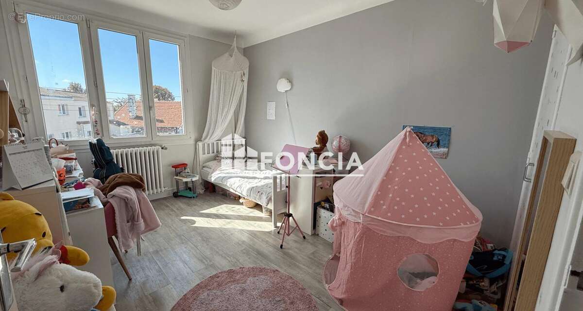 Maison à SAINT-SEBASTIEN-SUR-LOIRE