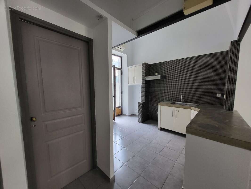 Photo 2 - Appartement à NIMES