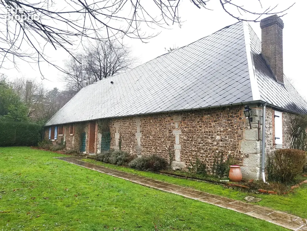 Maison avec jardin et dépendance proche de Goderville - photo 2