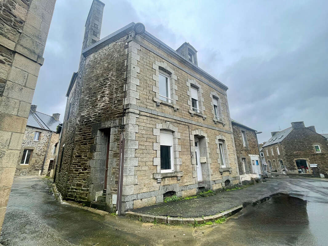 Maison à PLENEE-JUGON