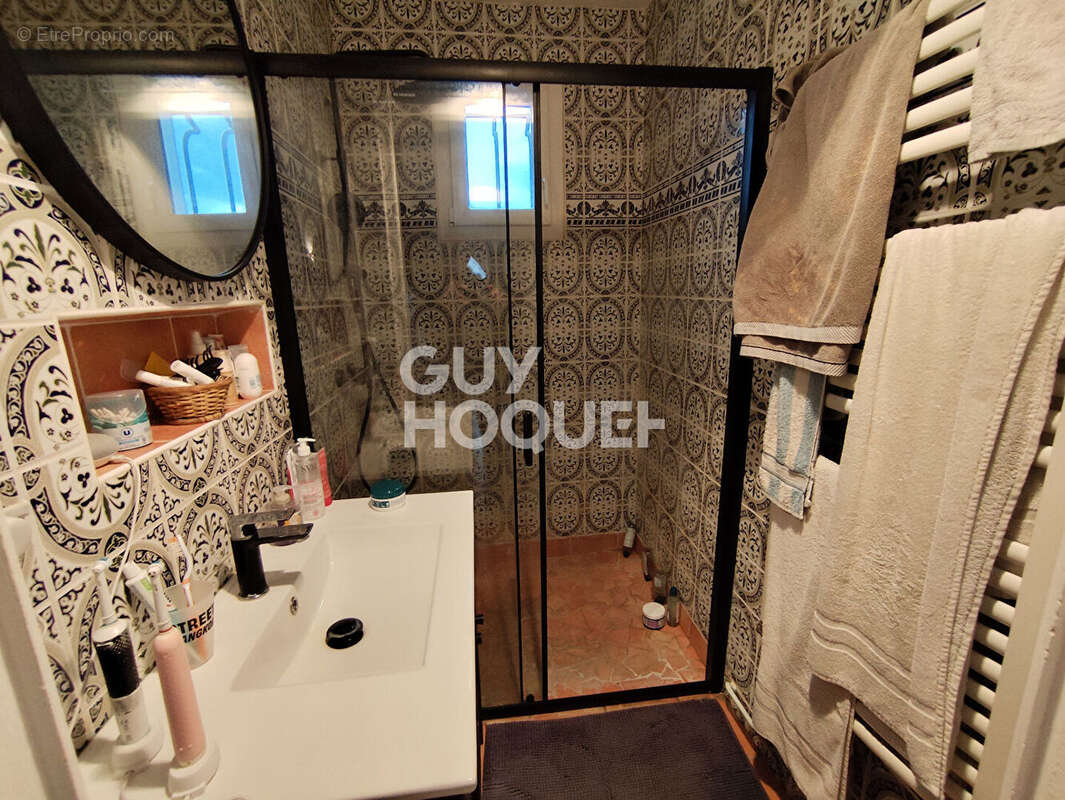 Maison à SAINT-ROMAIN-LE-PUY