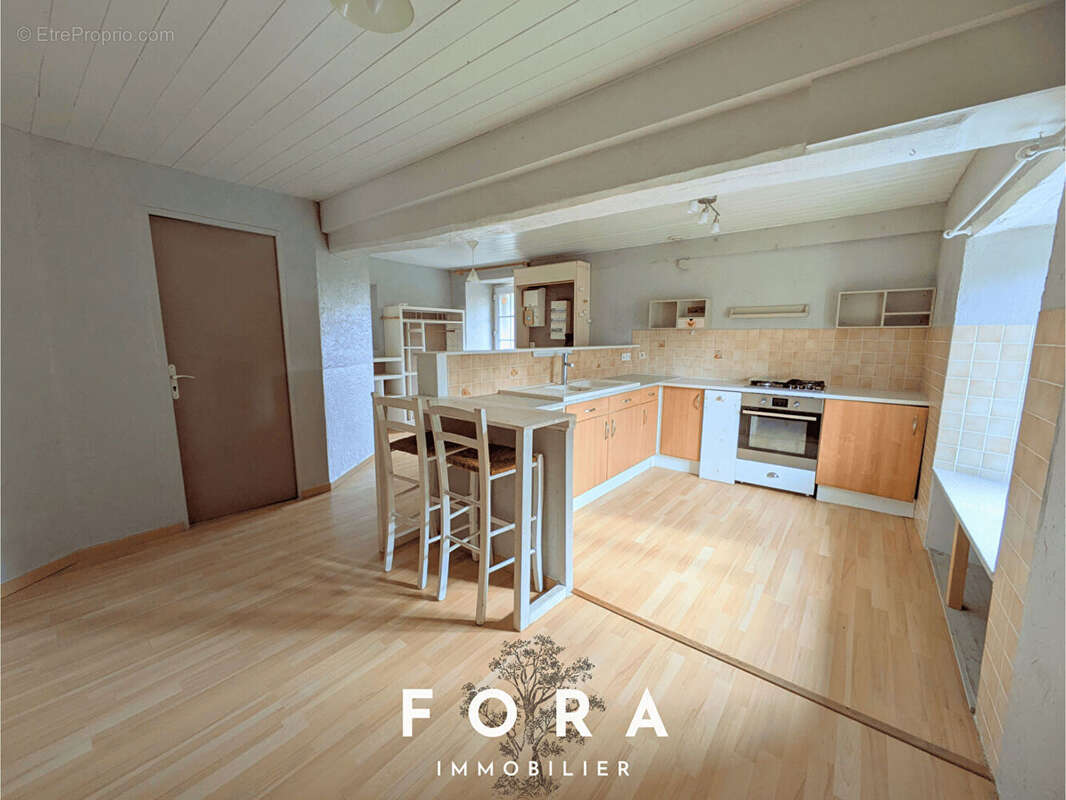 Maison à CONDE-SUR-NOIREAU