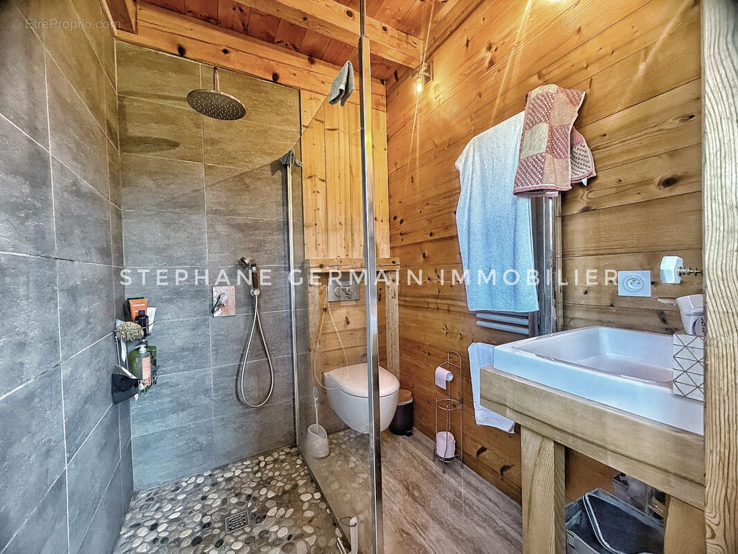 Maison à DEMI-QUARTIER