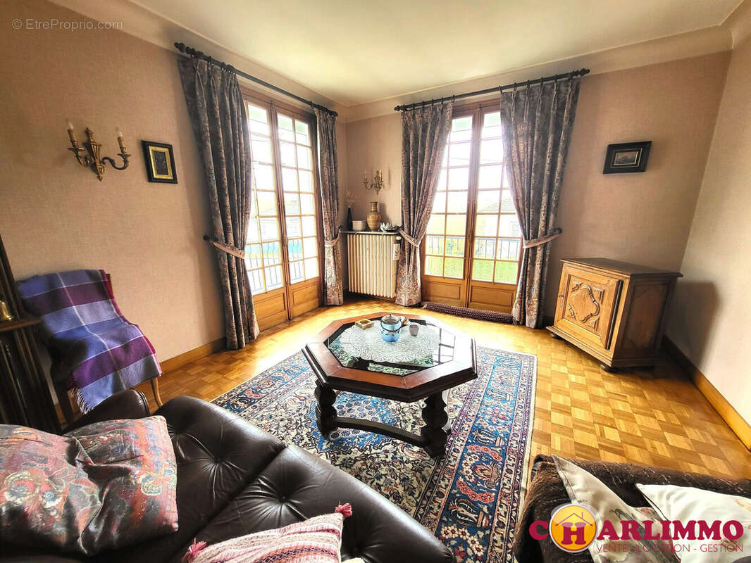 Maison à SAINT-JUNIEN