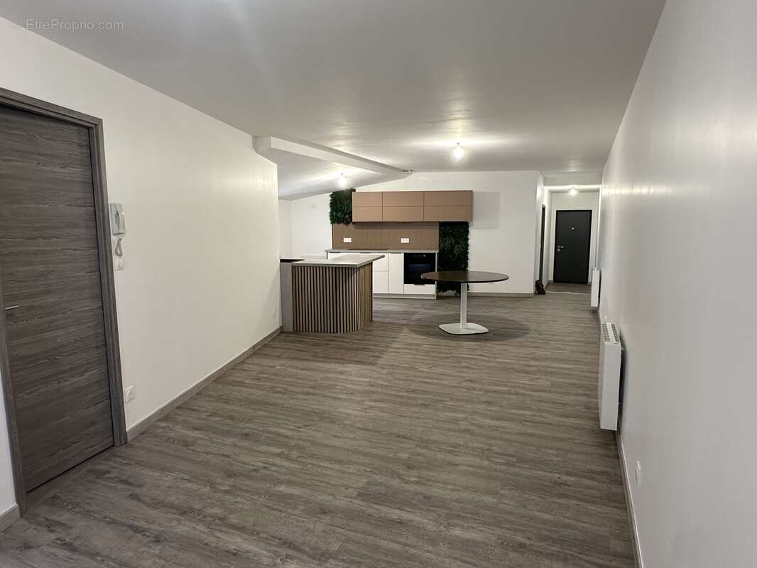 Appartement à TERNAY