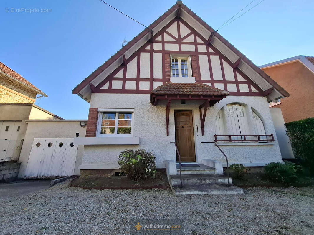 Maison à COULOMMIERS