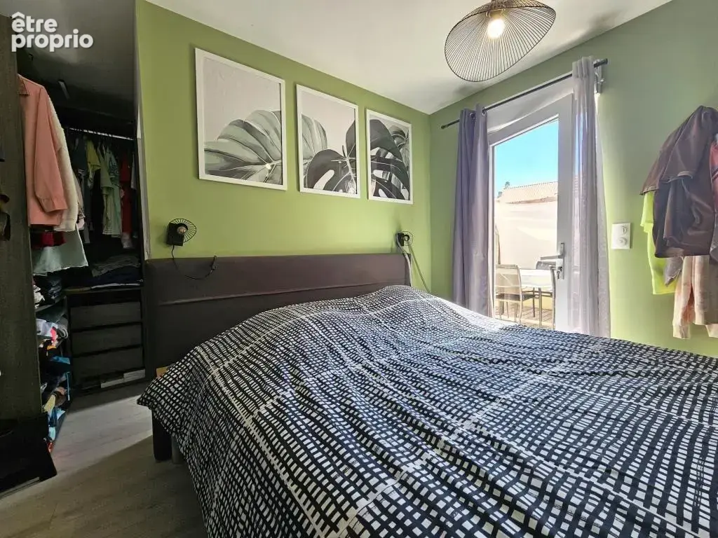 Saint-Yzan-de-Soudiac — Maison de bourg 3 chambres rénovée de 99.47m2 avec piscine - photo 5