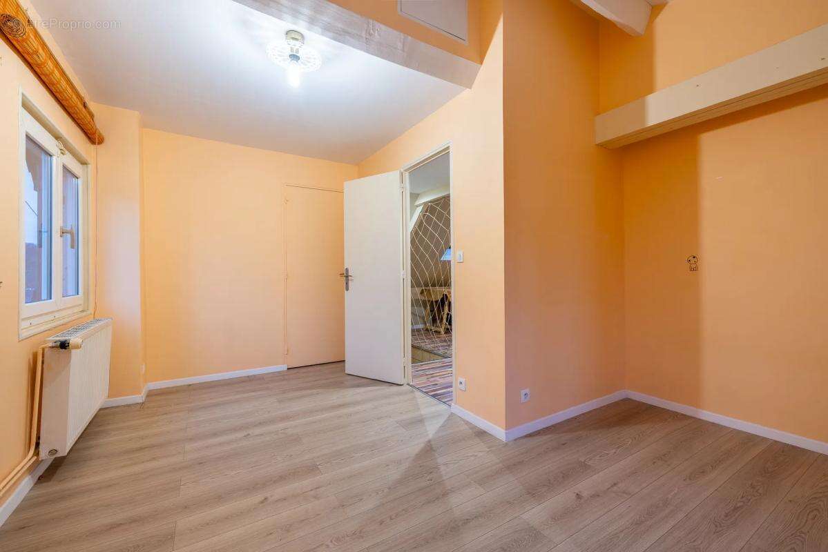 Maison à BURES-SUR-YVETTE