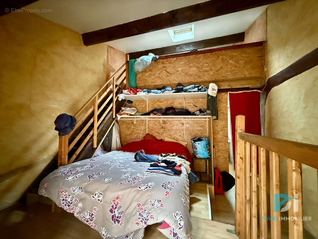 Maison à SAINT-THIBERY