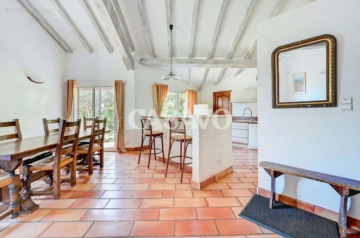Vente Maison 5 pièces de 136m² - 13200 Arles - photo 4