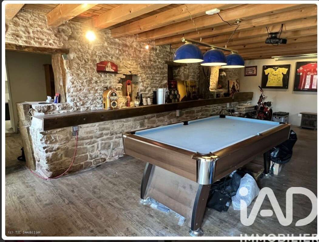 Maison 137 m² à Saint-Macoux  - photo 7