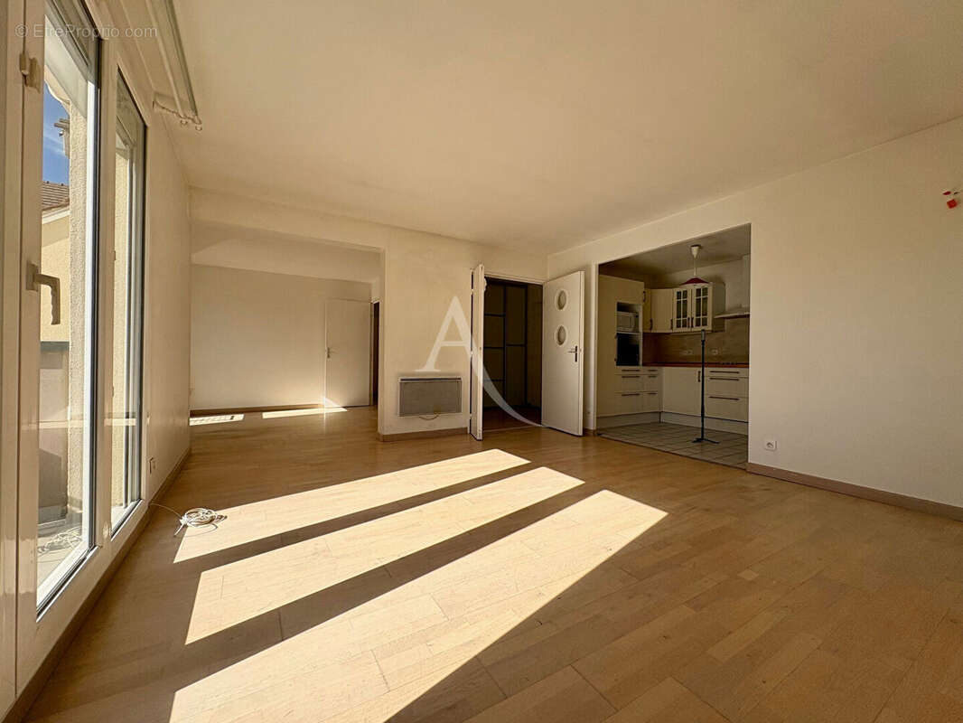 Appartement à BURES-SUR-YVETTE