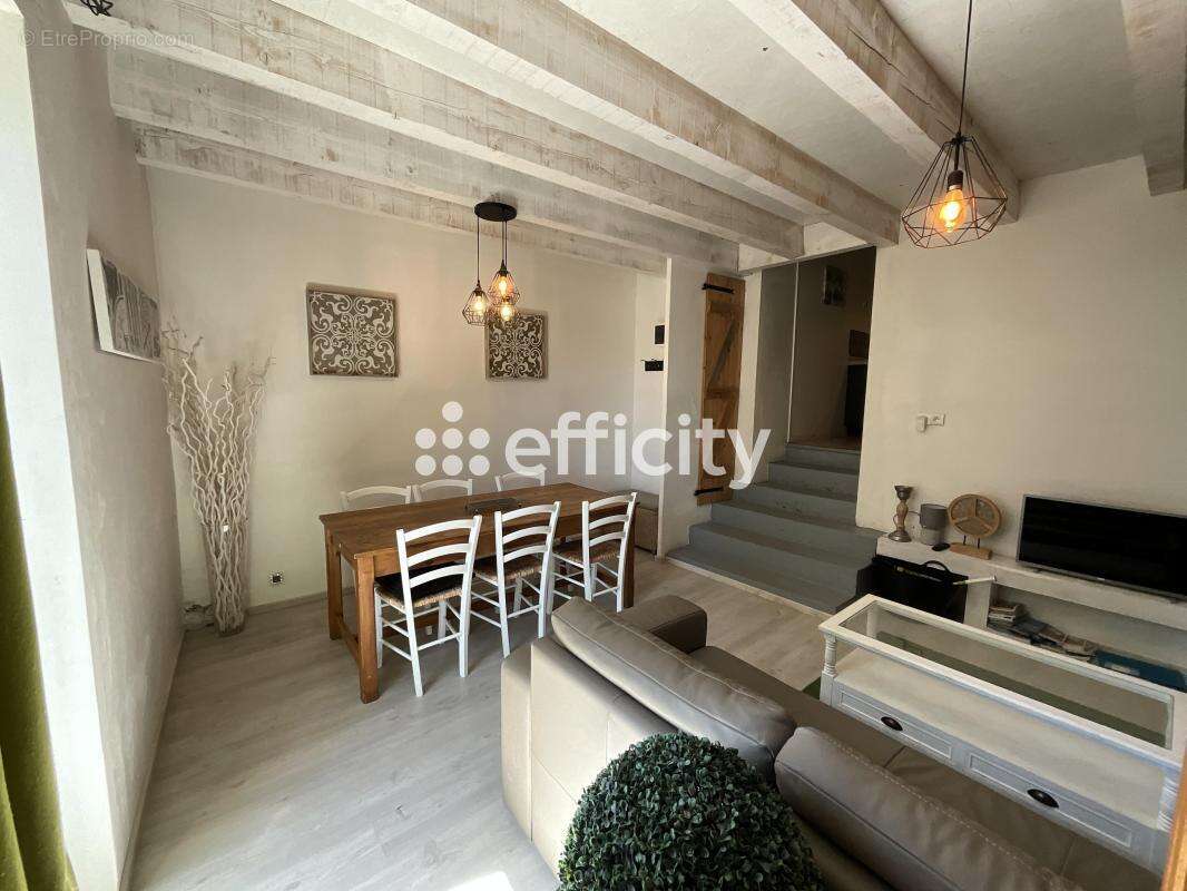 Maison 608 m² à Baix  - photo 8