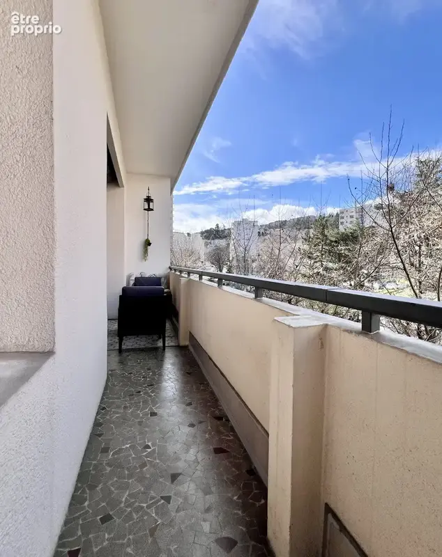 Saint‑Étienne - Quartier Cité du Design - T5 traversant 123 m2 - Séjour 50 m2 - Double balcon - Garage 27 m2 - photo 10