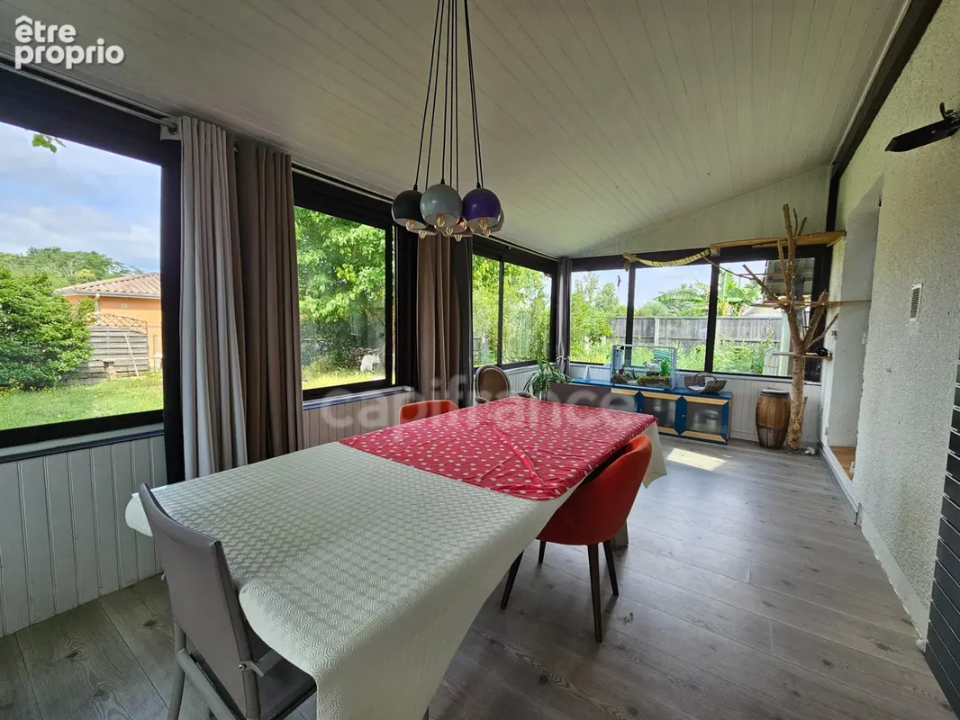Au Taillan-Médoc, découvrez cette belle landaise de 161 m² alliant charme, luminosité et confort de vie, le tout dans un environ - photo 5