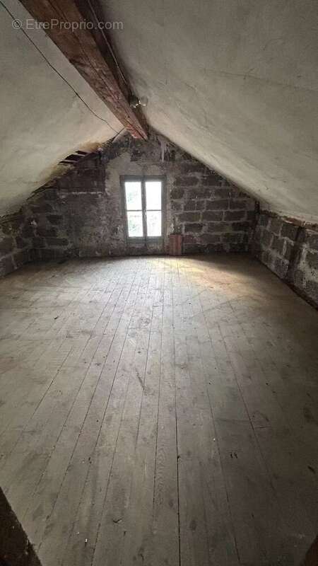 Maison à SAINT-EGREVE