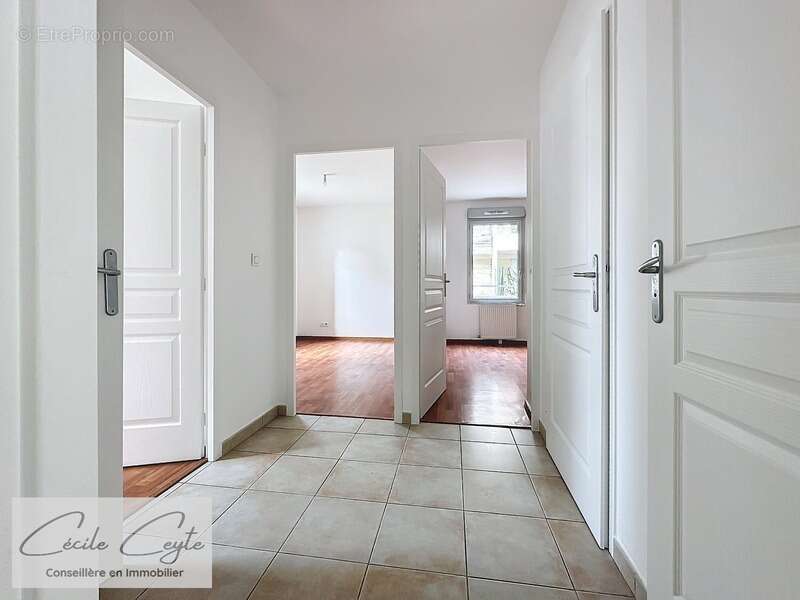 Appartement à MEYLAN