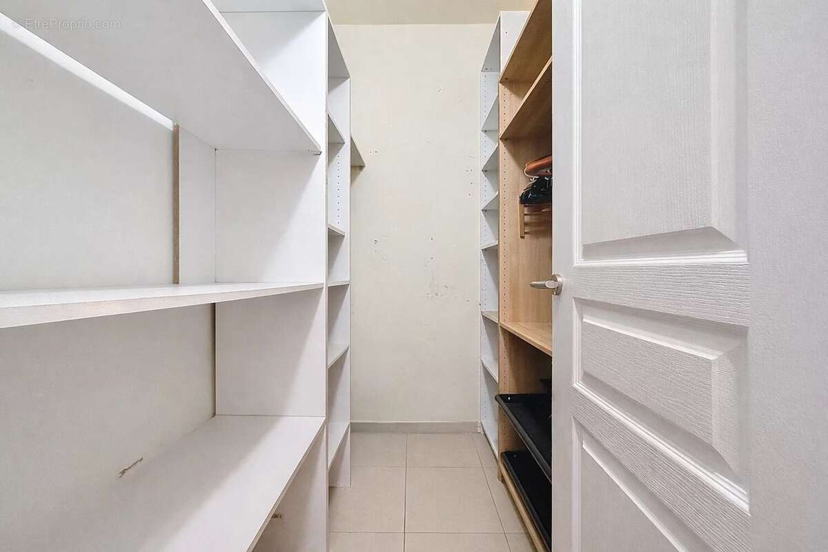 Appartement à MARSEILLE-9E