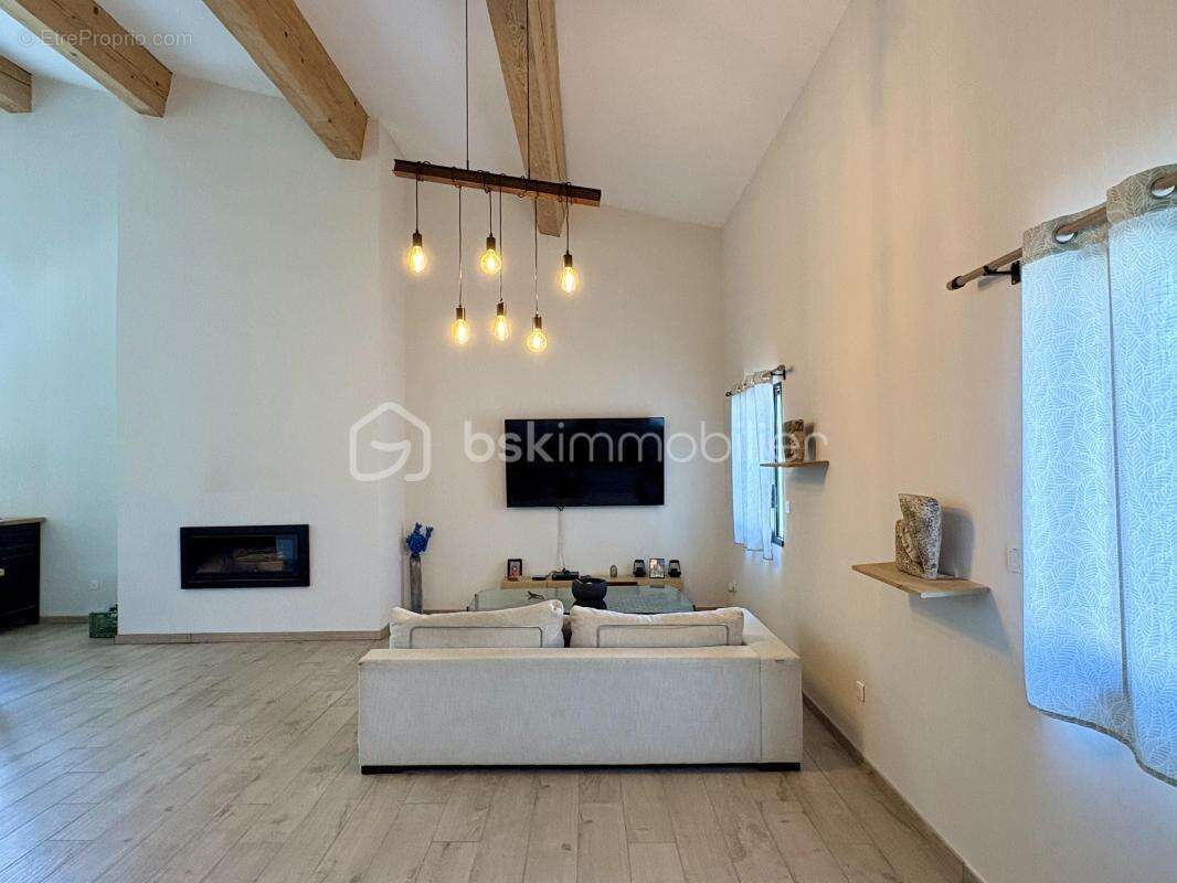 Entre Mer et Montagne, une Villa Unique au Cœur d’un Écrin d’Oliviers - photo 5