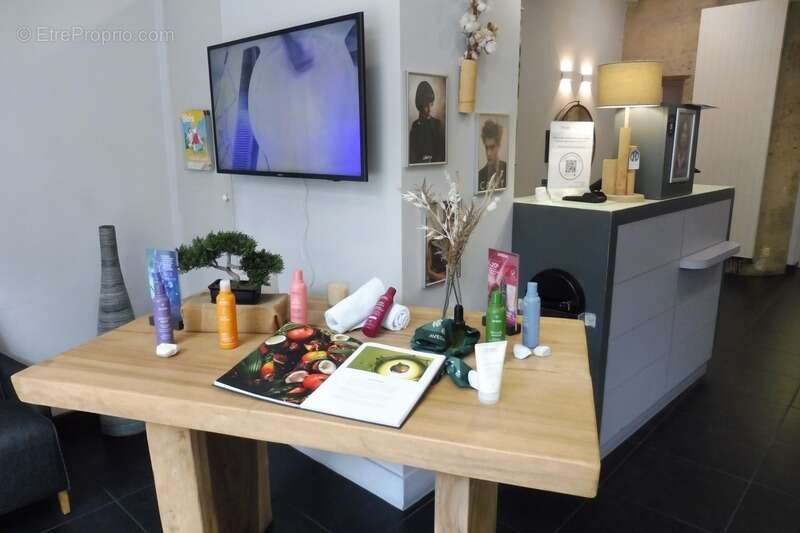 Salon de coiffure centre ville blois (41) - photo 4