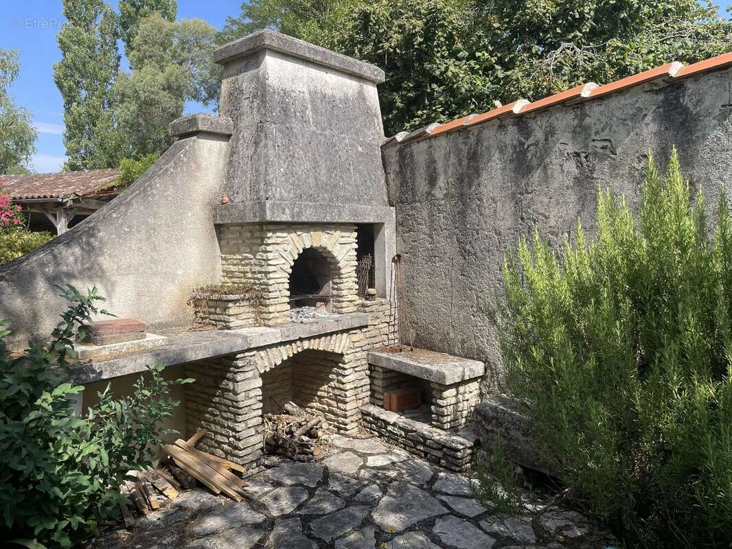 Maison de village de caractère à proximité de Saintes - photo 14