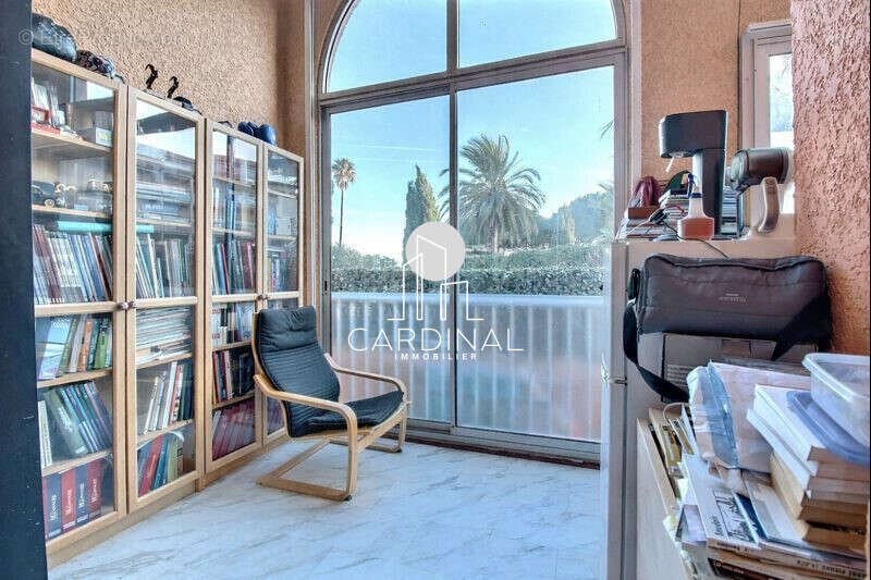 Appartement 44 m² à La Londe-Les-Maures  - photo 2