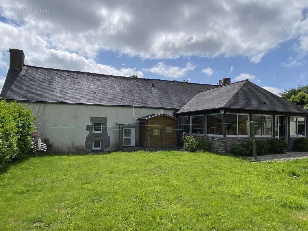 Maison à PONT-MELVEZ