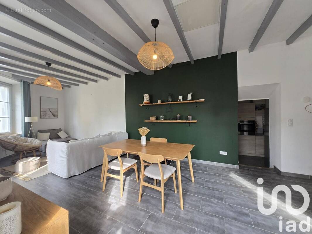 Photo 1 - Maison à LA MOTTE-D'AIGUES