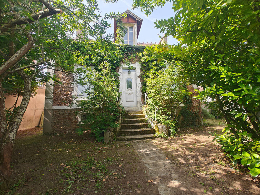 Maison à MONTGERON