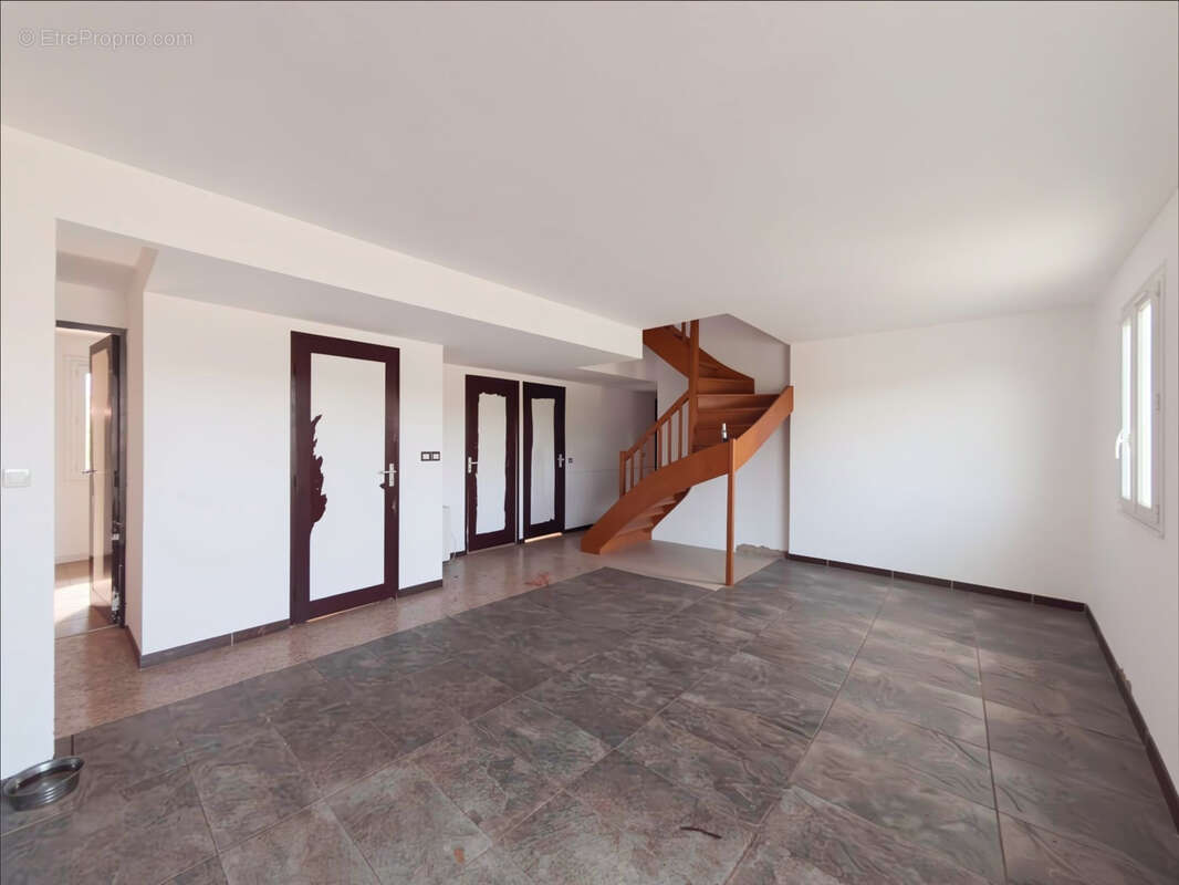 Maison à PEYROLLES-EN-PROVENCE